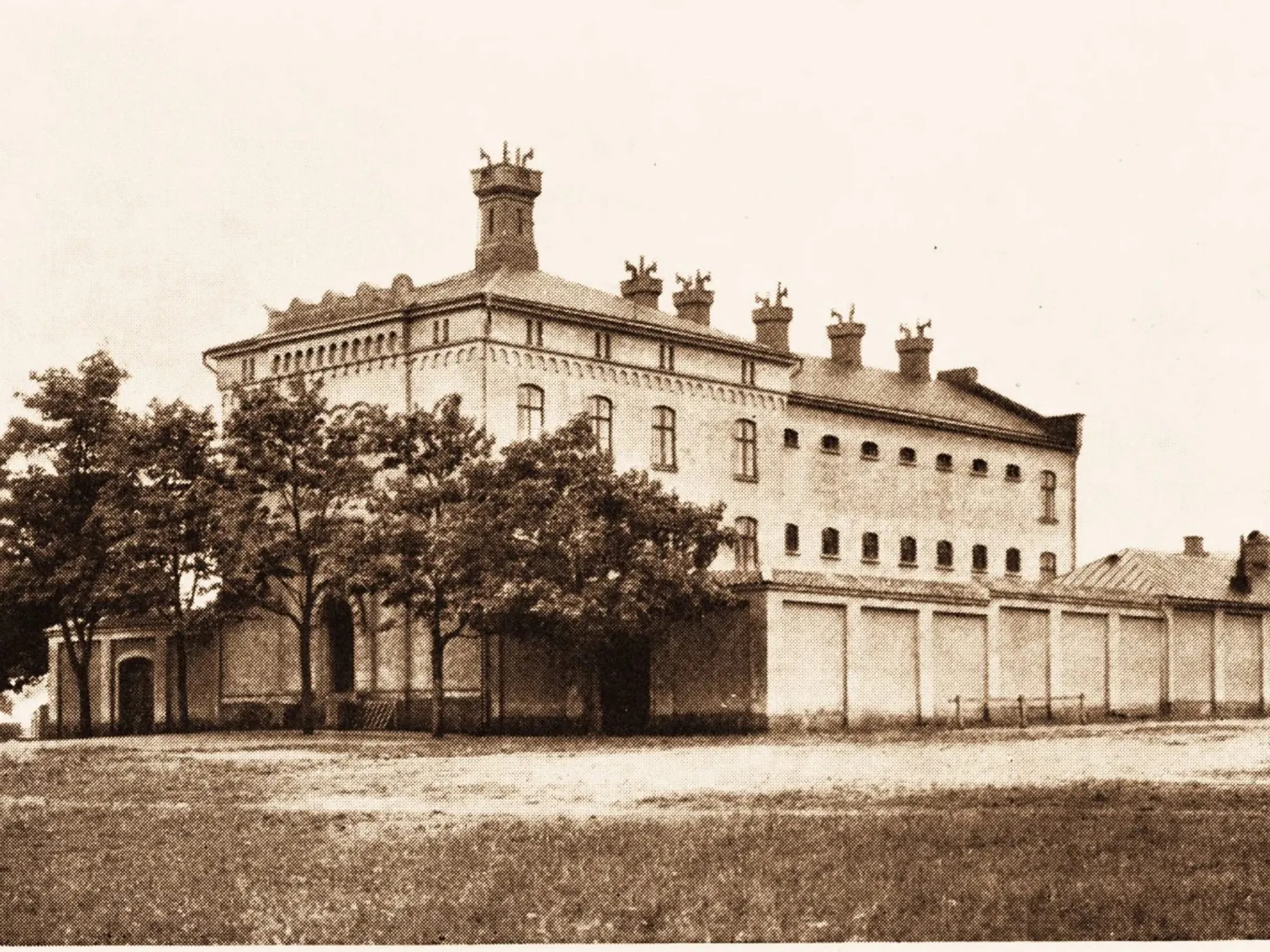 Historiskt foto av Kronohäktet i Västervik
